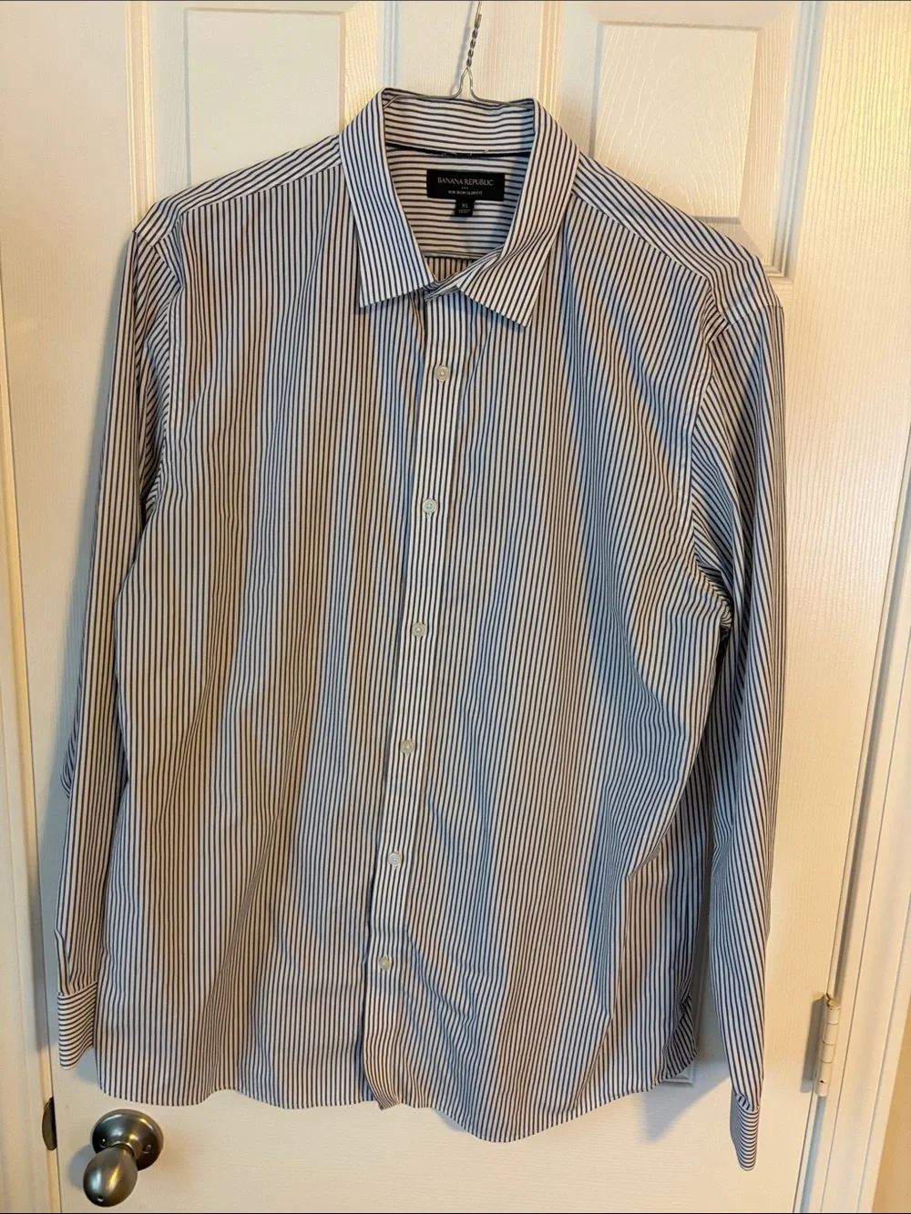 Banana Republic Men's Blue and White Pinstripe Dress Shirt